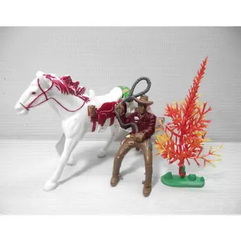 1PC 1:100 Western Cowboy Modelo com o Cavalo Layout HO Escala de Pessoas Figura Modelos Areia Mesa de Brinquedos Aleatório Estilos
